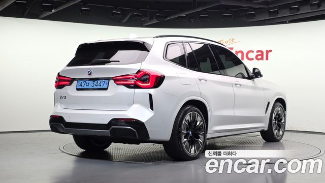 BMW iX3 M Sports - фото 1