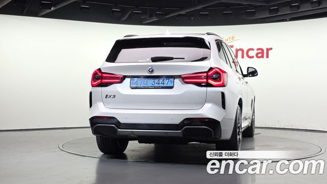 BMW iX3 M Sports - фото 3