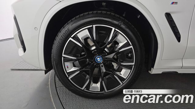 BMW iX3 M Sports - фото 4
