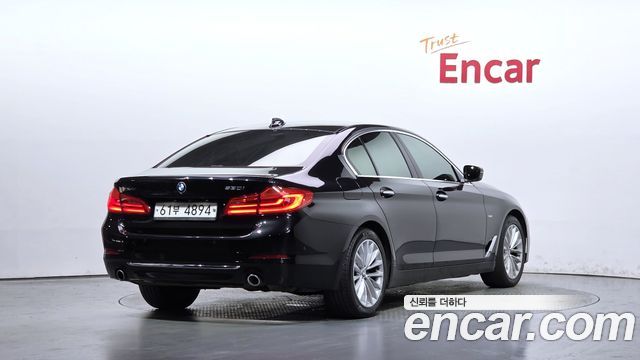 BMW 5 Series G30 530i xDrive Luxury Plus - фото 0