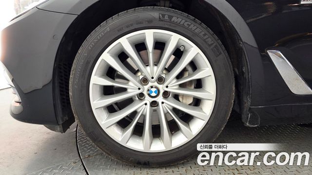 BMW 5 Series G30 530i xDrive Luxury Plus - фото 3