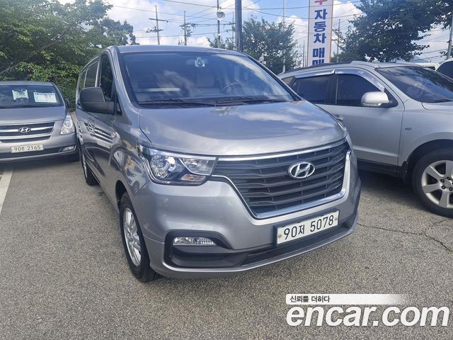 Hyundai Starex New Van 3-Seater Smart - фото 0