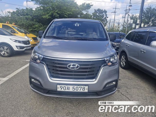 Hyundai Starex New Van 3-Seater Smart - фото 1