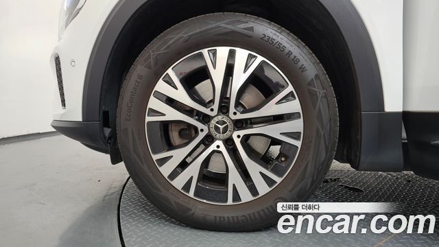 Mercedes-Benz GLB-Class X247 GLB200 d - фото 4
