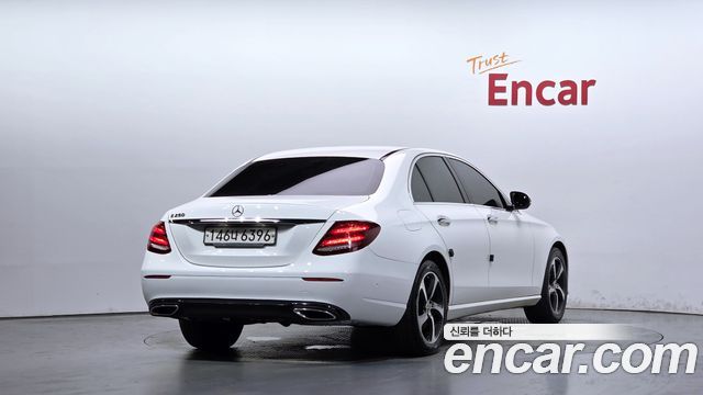 Mercedes-Benz E-Class W213 E250 Avantgarde - фото 1