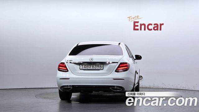 Mercedes-Benz E-Class W213 E250 Avantgarde - фото 3