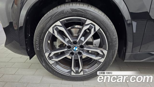 BMW X1 U11 xDrive 20i M Sport - фото 4