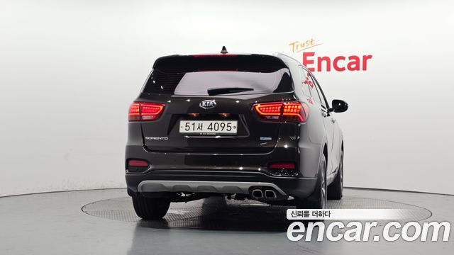 Kia Sorento New Diesel 2.2 2WD Noblesse - фото 3