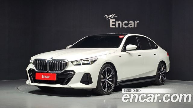 BMW 5 Series G60 520i M Sport - фото 0