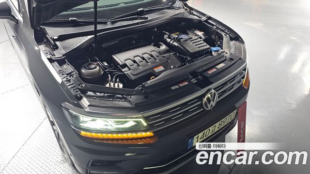 Volkswagen Tiguan 2-го поколения 2.0 TDI Prestige - фото 4