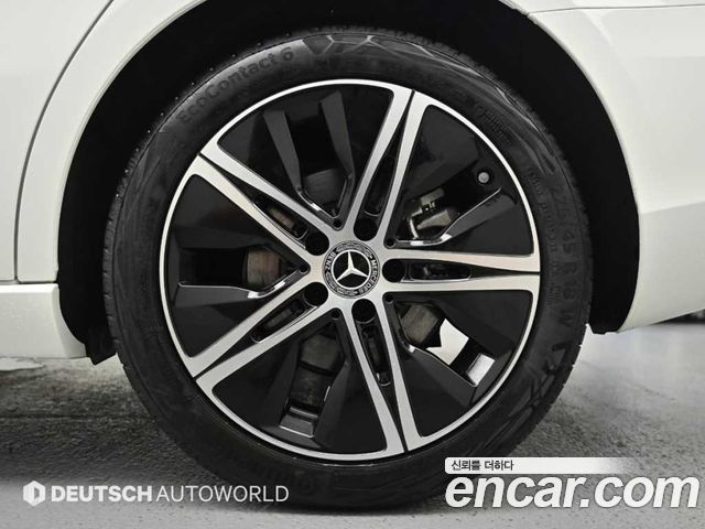 Mercedes-Benz A-Class W177 A220 Sedan - фото 4