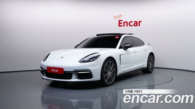 Porsche Panamera 3.0 AWD - фото 0