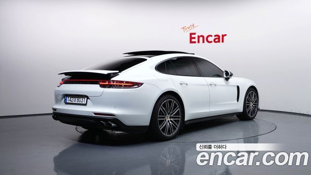 Porsche Panamera 3.0 AWD - фото 1