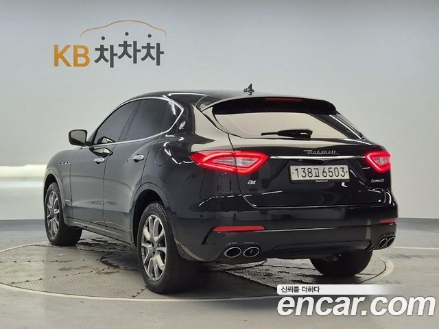 Maserati Levante 3.0 Diesel AWD GranLusso - фото 1