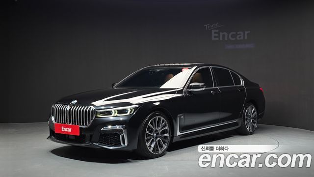 BMW 7 Series G11 740i M Sport - фото 0