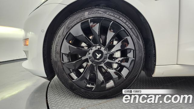 Tesla Model 3 Long Range AWD - фото 4