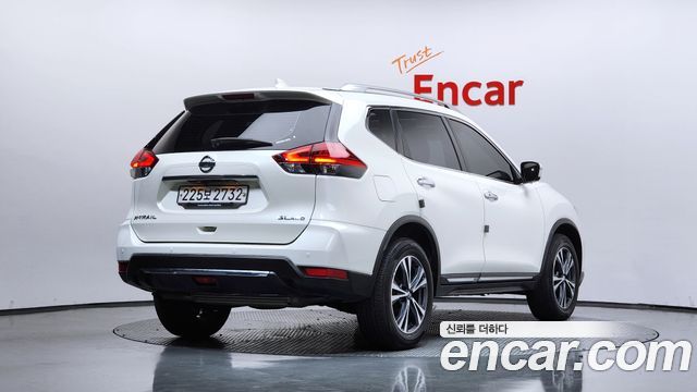 Nissan X-Trail 2.5 4WD - фото 1