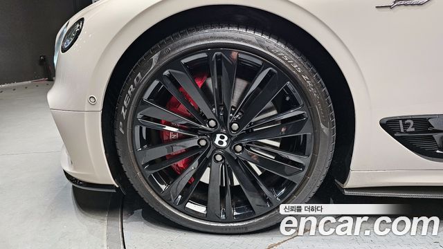 Bentley Continental GT 6.0 GTC - фото 4