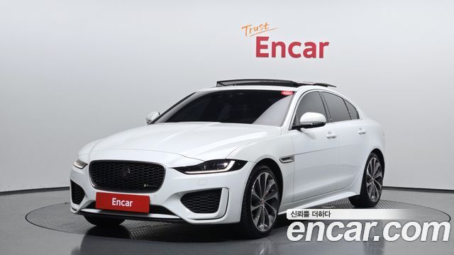 Jaguar XE P300 R-Dynamic HSE AWD - фото 0