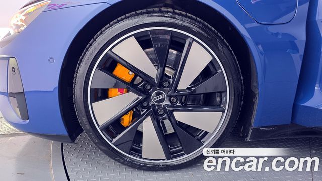 Audi e-Tron GT GT quattro Premium - фото 4
