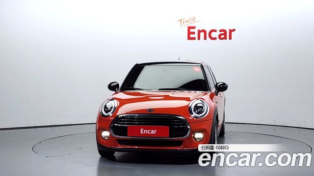 Mini Cooper 5Door Standard 3rd - фото 2