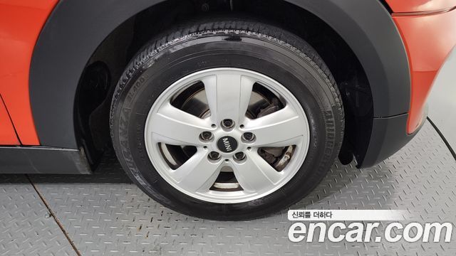 Mini Cooper 5Door Standard 3rd - фото 4