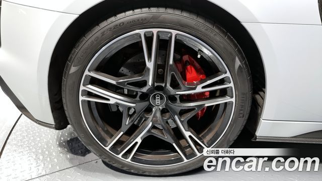 Audi R8 5.2 V10 Performance Coupe - фото 4