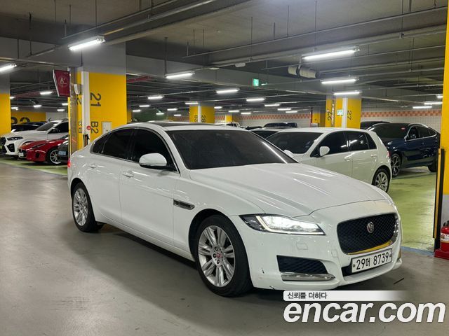 Jaguar XF X260 25t Portfolio - фото 1
