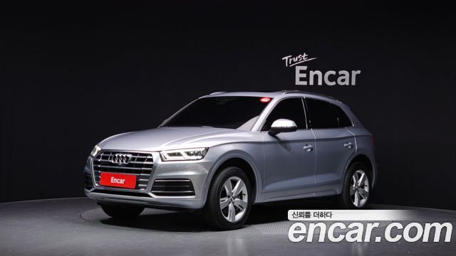 Audi Q5 FY 45 TFSI Quattro Premium - фото 0