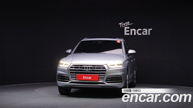 Audi Q5 FY 45 TFSI Quattro Premium - фото 2