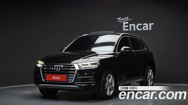Audi Q5 FY 45 TFSI Quattro Premium - фото 0