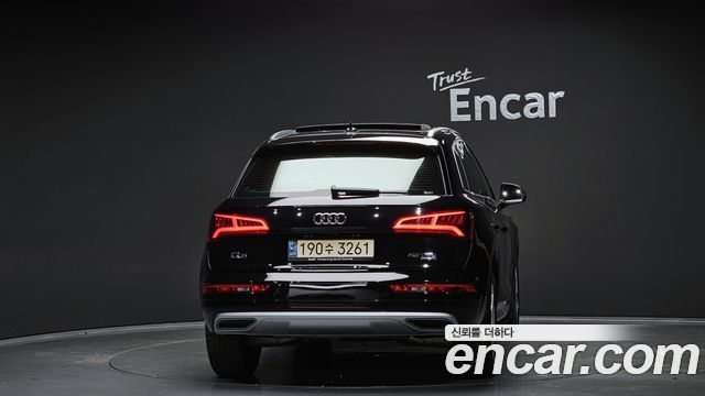 Audi Q5 FY 45 TFSI Quattro Premium - фото 3
