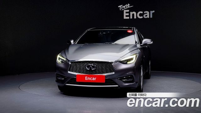 Infiniti Q30 2.0 Essential - фото 2