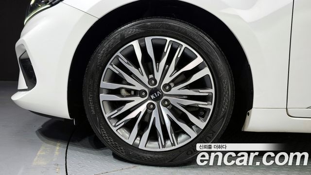 Kia K7 Premier, гибрид Signature - фото 4