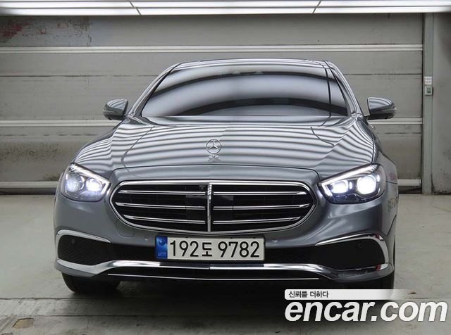 Mercedes-Benz E-Class W213 E300e 4MATIC Exclusive - фото 1