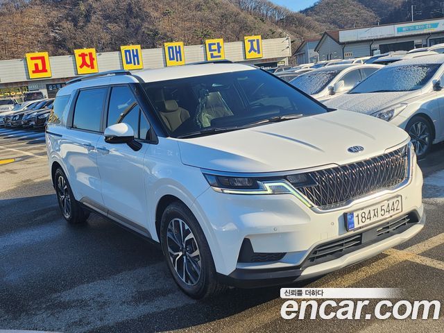 Kia Carnival 4-го поколения 9-Seater Prestige - фото 1