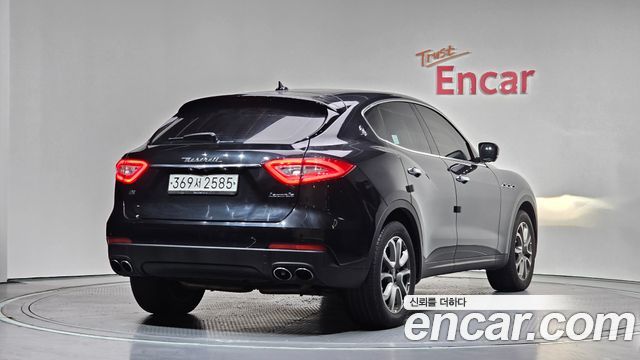 Maserati Levante 3.0 AWD - фото 1