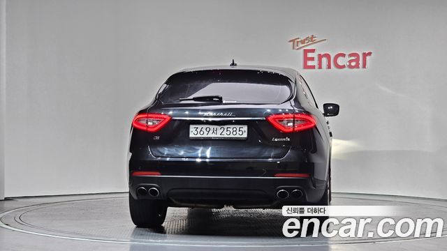 Maserati Levante 3.0 AWD - фото 3