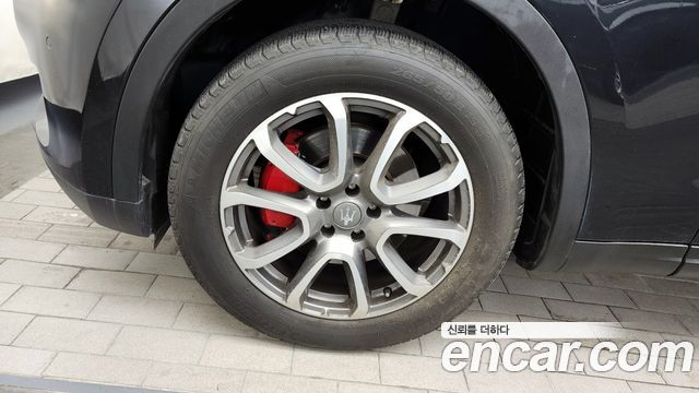 Maserati Levante 3.0 AWD - фото 4