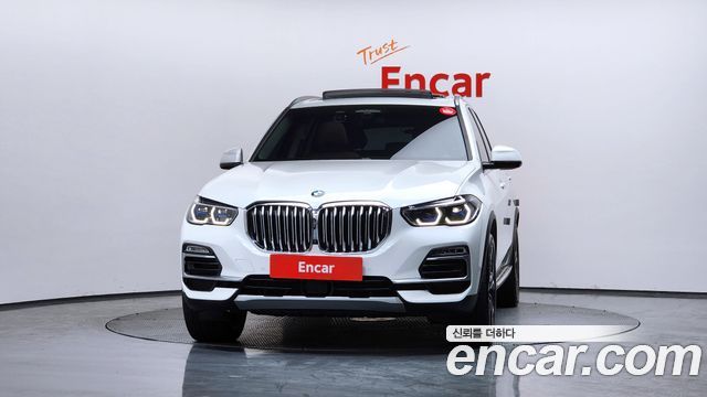BMW X5 G05 xDrive 40i xLine - фото 2
