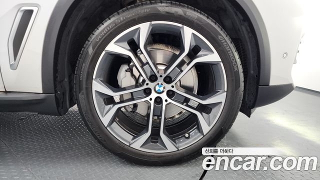 BMW X5 G05 xDrive 40i xLine - фото 4