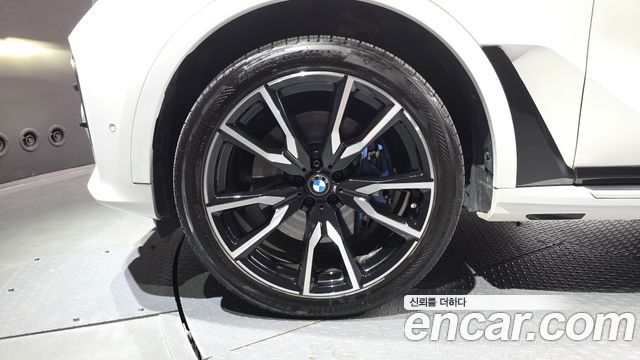 BMW X7 G07 xDrive 40i M Sport 6STR - фото 4