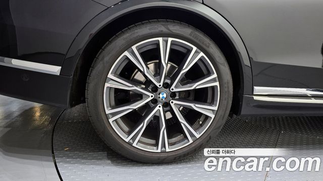 BMW X7 G07 xDrive 30d Design Pure Excellence First Edition 6-Seater - фото 4