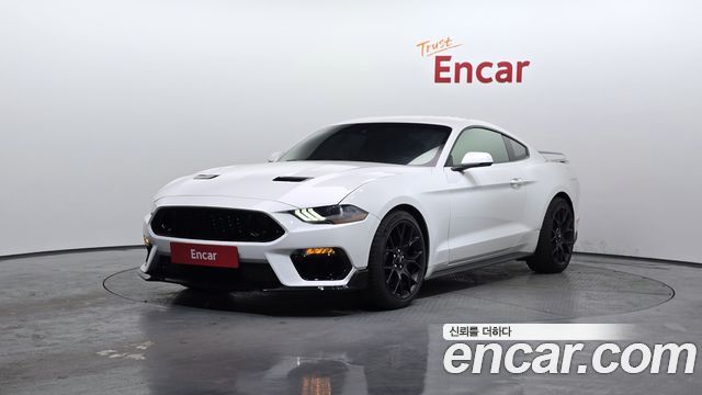 Ford Mustang Coupe - фото 0