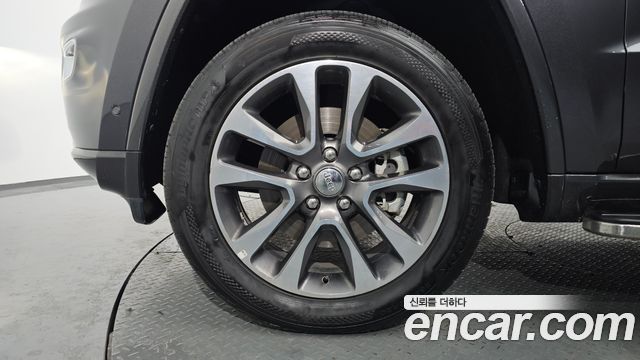 Jeep Cherokee 3.0 Diesel Overland WK2 - фото 4