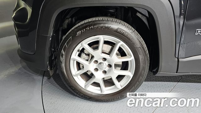 Jeep Renegade 2.4 Limited - фото 4