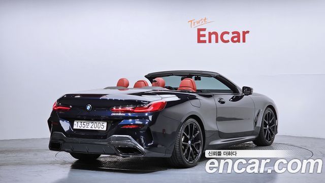 BMW 8 Series G15 M850i xDrive convertible - фото 1