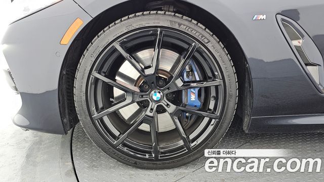 BMW 8 Series G15 M850i xDrive convertible - фото 4