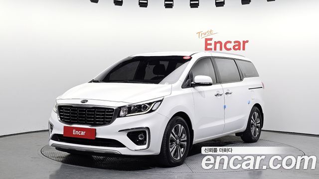 Kia Carnival New 9-Seater Luxury - фото 0