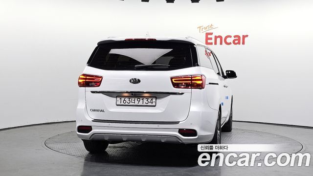 Kia Carnival New 9-Seater Luxury - фото 3